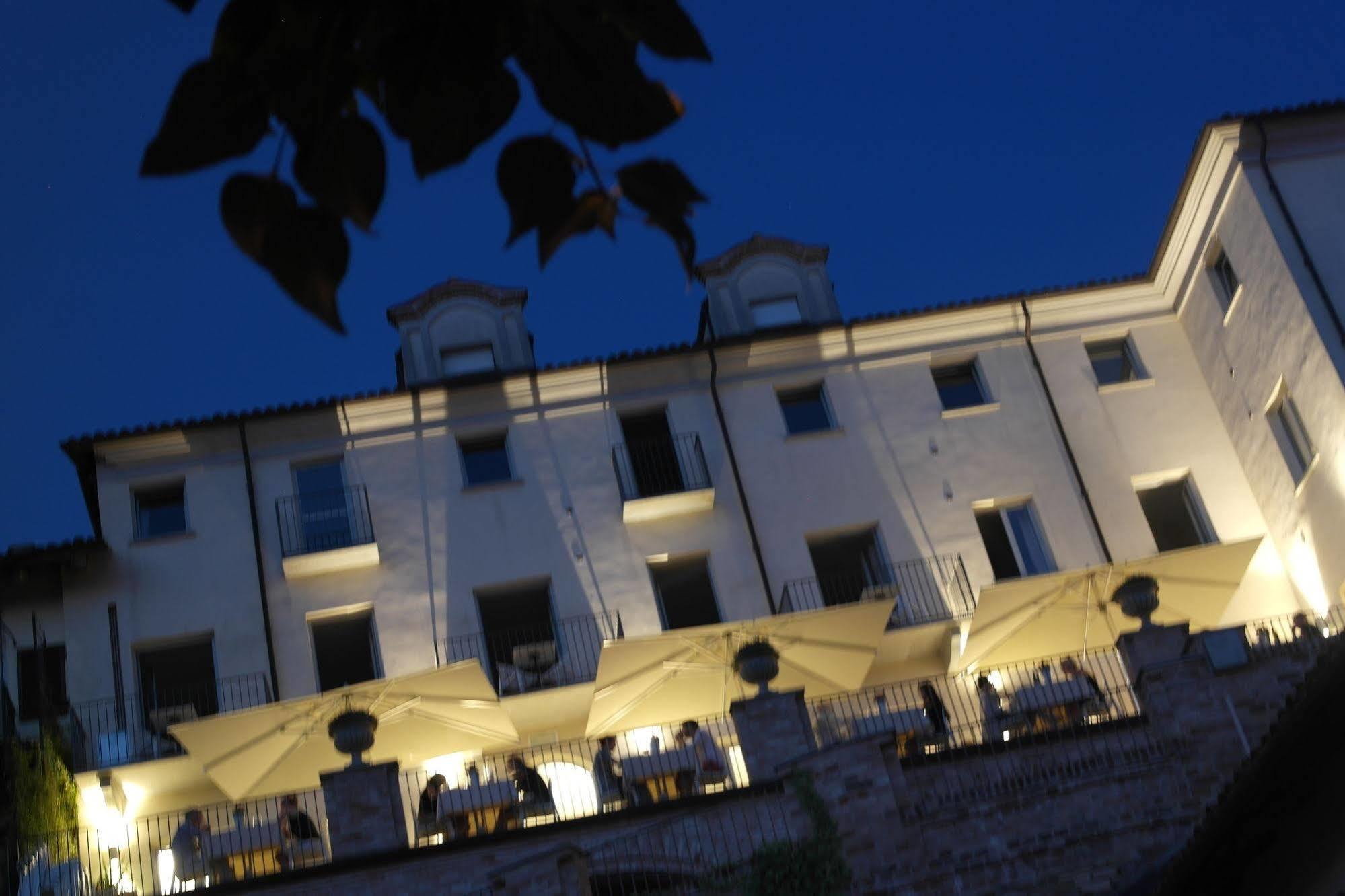 Borgo Vecchio Locanda di Charme Neive Esterno foto